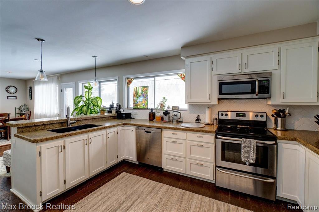 6865 Halyard Road Bloomfield Hills, MI 48301 - Photo 15 of 49