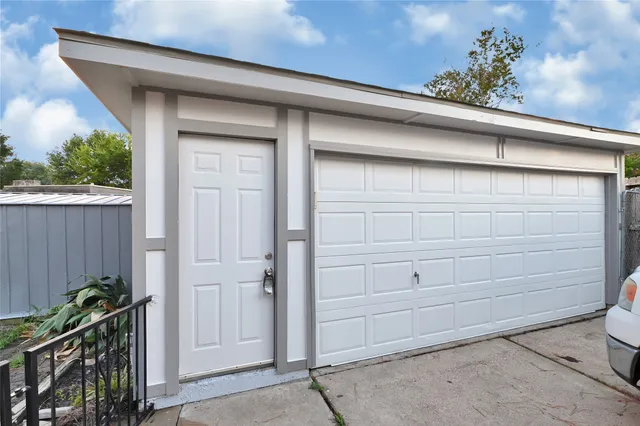 $2,400 | 11727 Scottsdale Drive, Meadows Place, TX 77477