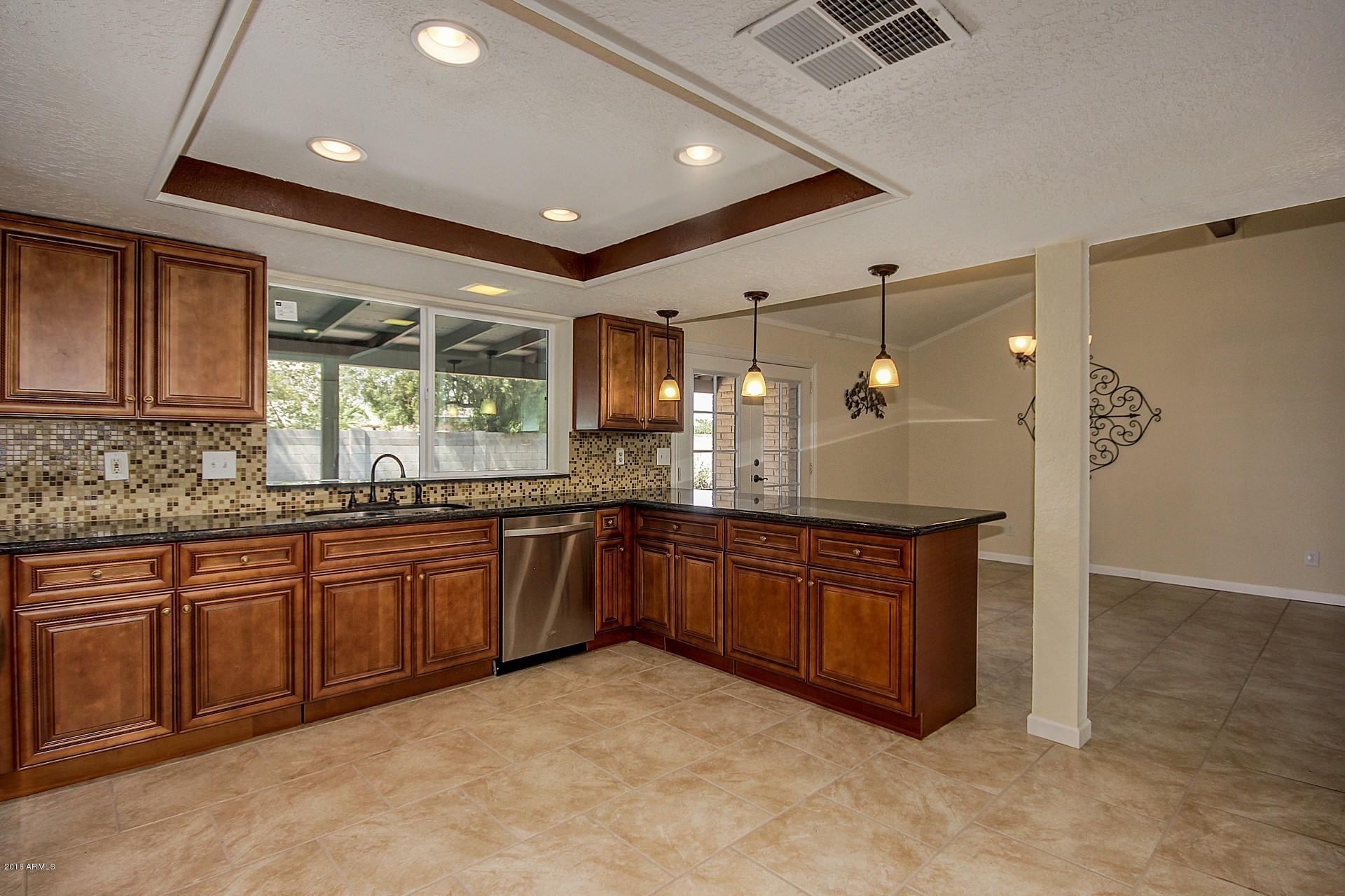 3110 West Greenway Road Phoenix, AZ 85053 - Photo 13 of 40 0013-Greenway (15)