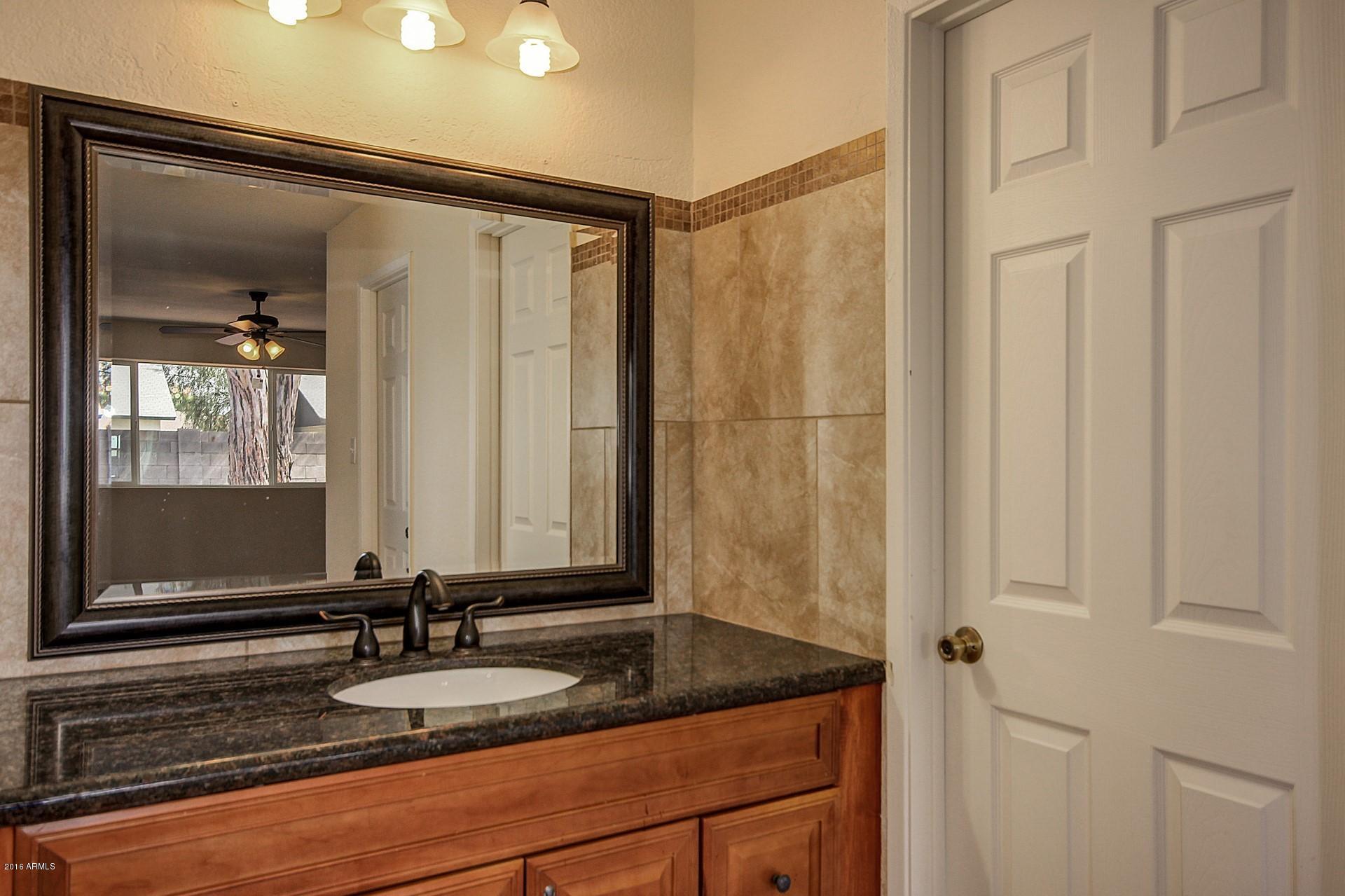 3110 West Greenway Road Phoenix, AZ 85053 - Photo 29 of 40 0029-Greenway (32)