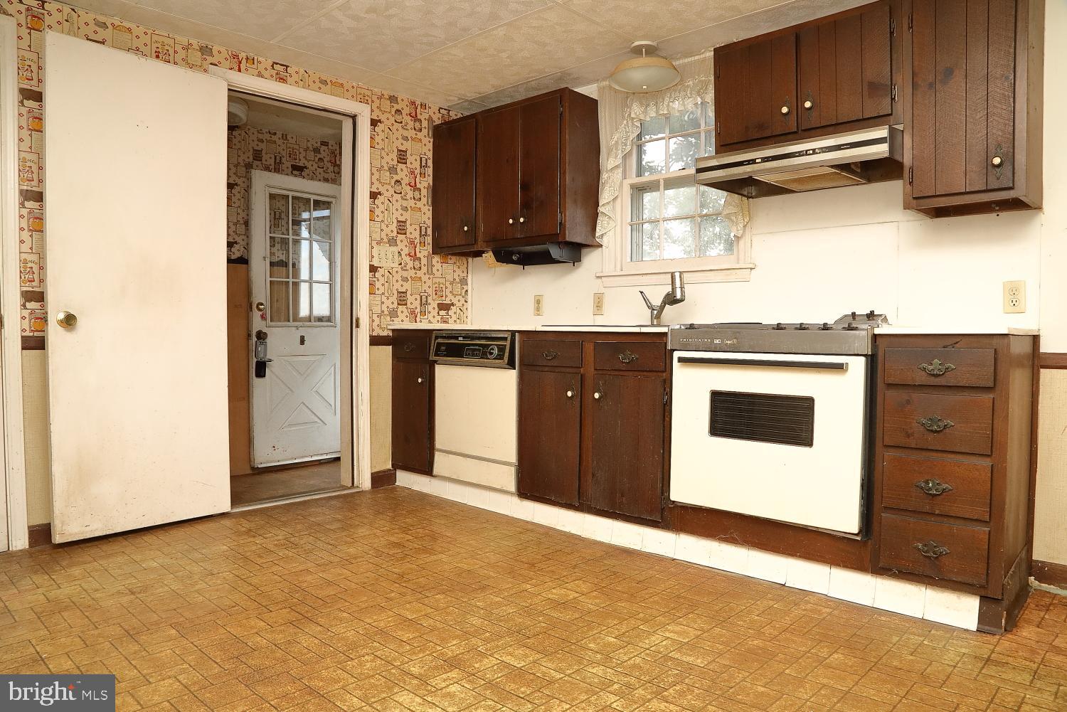 3309 River Road Conestoga, PA 17516 - Photo 3 of 14 Kitchen
