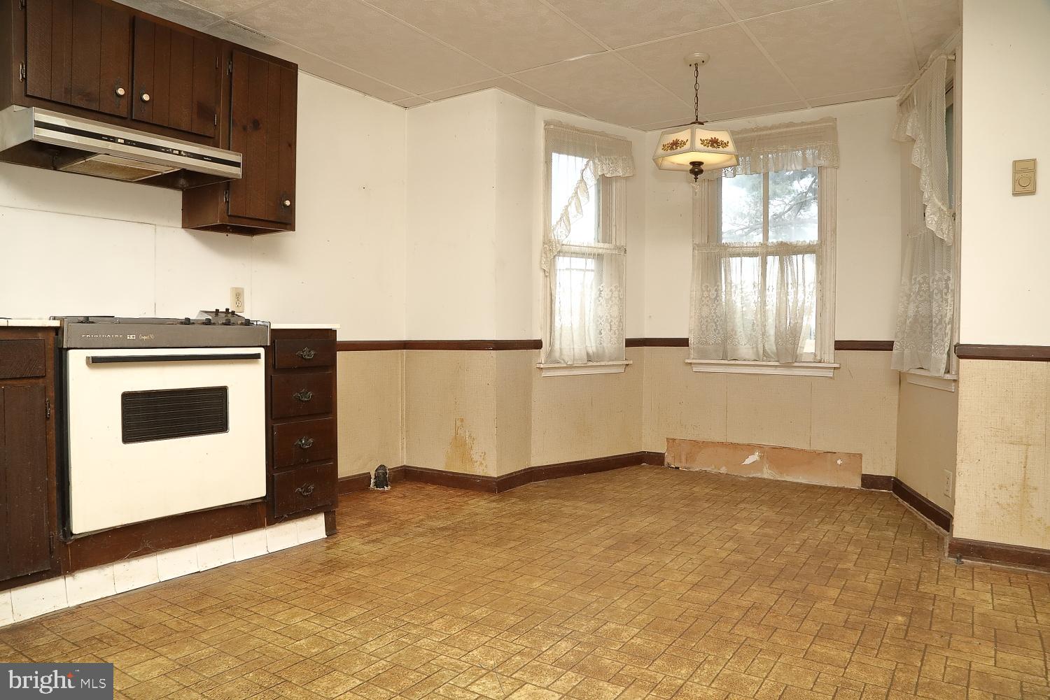 3309 River Road Conestoga, PA 17516 - Photo 4 of 14 Kitchen with table bump out