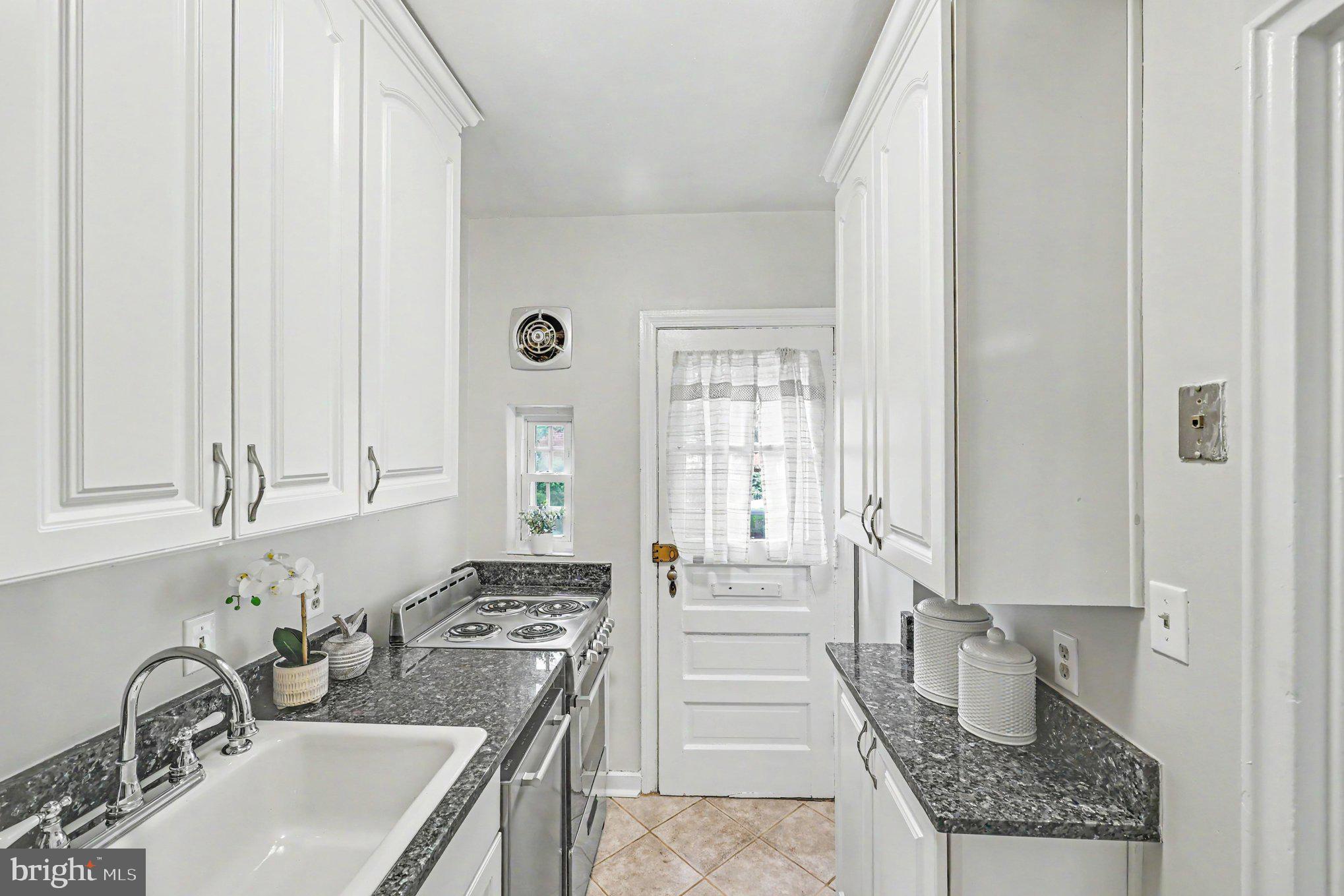 211 East Glebe Road, Unit D Alexandria, VA 22305 - Photo 15 of 24