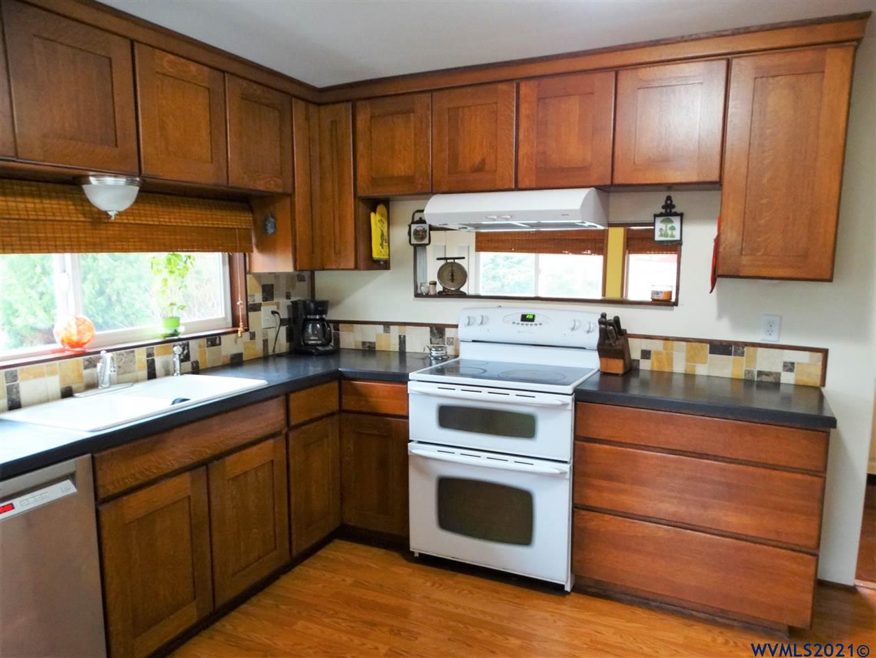 5365 Cooper Hollow Road Dallas, OR 97338 - Photo 7 of 42 Gallery Image 7