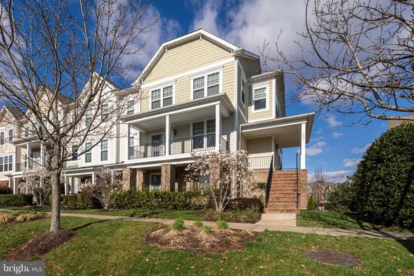 $895,000 | 567 Van Buren Street, Herndon, VA 20170