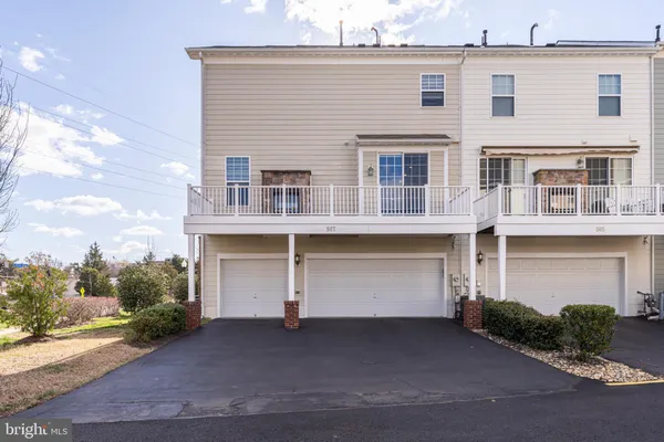 $895,000 | 567 Van Buren Street, Herndon, VA 20170