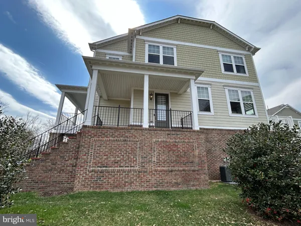 $895,000 | 567 Van Buren Street, Herndon, VA 20170