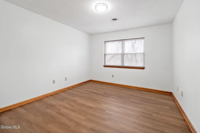 $1,900 | Undisclosed Address, Scotia, NY 12302