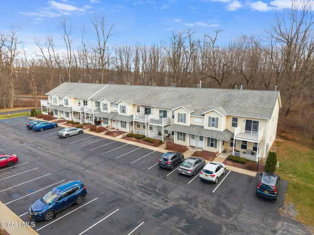 $1,900 | Undisclosed Address, Scotia, NY 12302