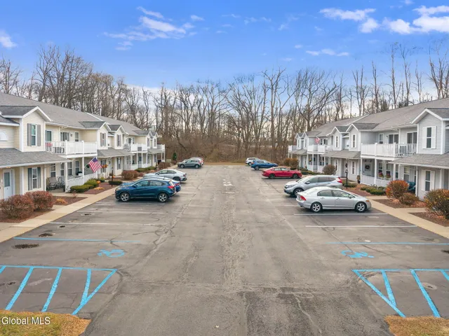 $1,900 | Undisclosed Address, Scotia, NY 12302