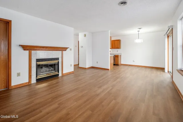 $1,900 | Undisclosed Address, Scotia, NY 12302