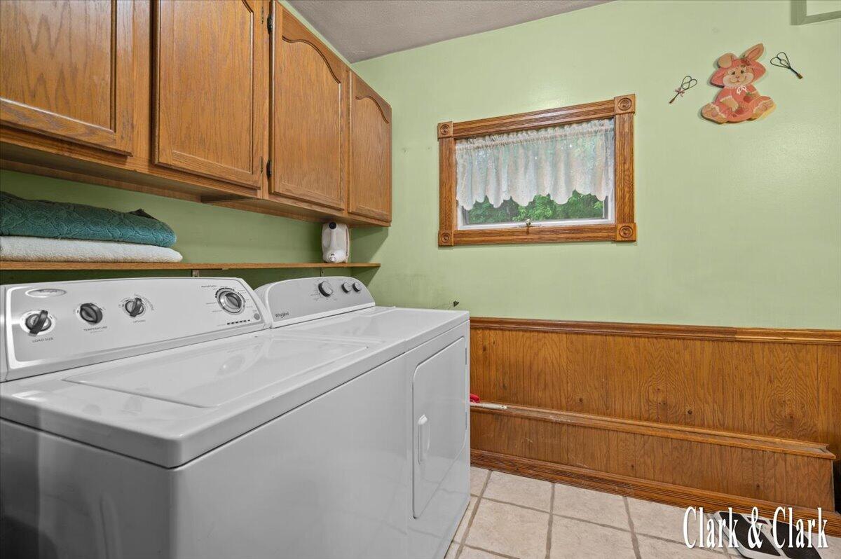 8727 North Amble Road Howard City, MI 49329 - Photo 10 of 37 60-Interior 07a