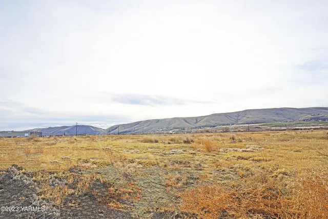 $3,150,000 | Na Goodman Road, Union Gap, WA 98903