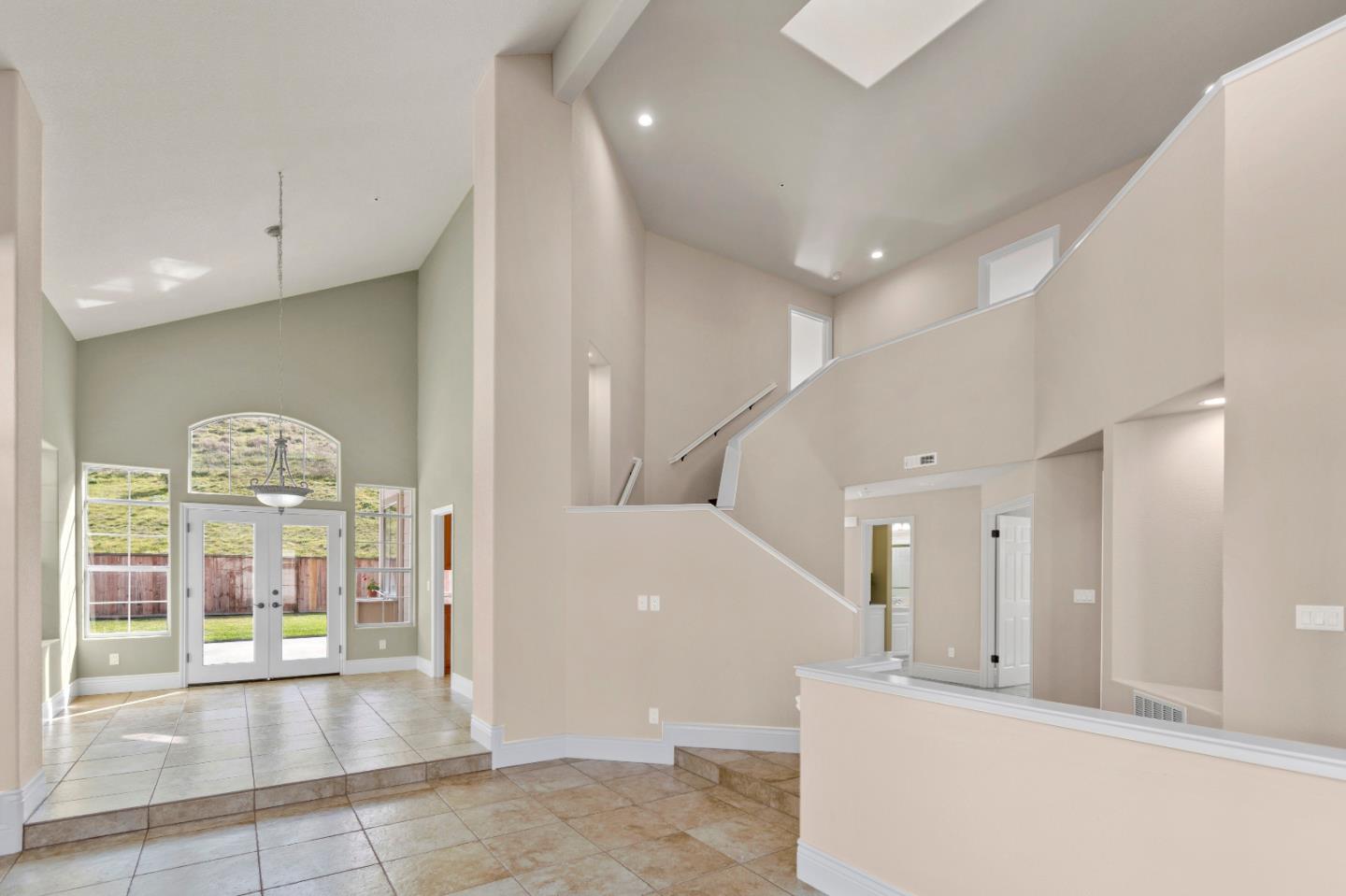 17664 River Run Road Salinas, CA 93908 - Photo 5 of 28 Gallery Image 5