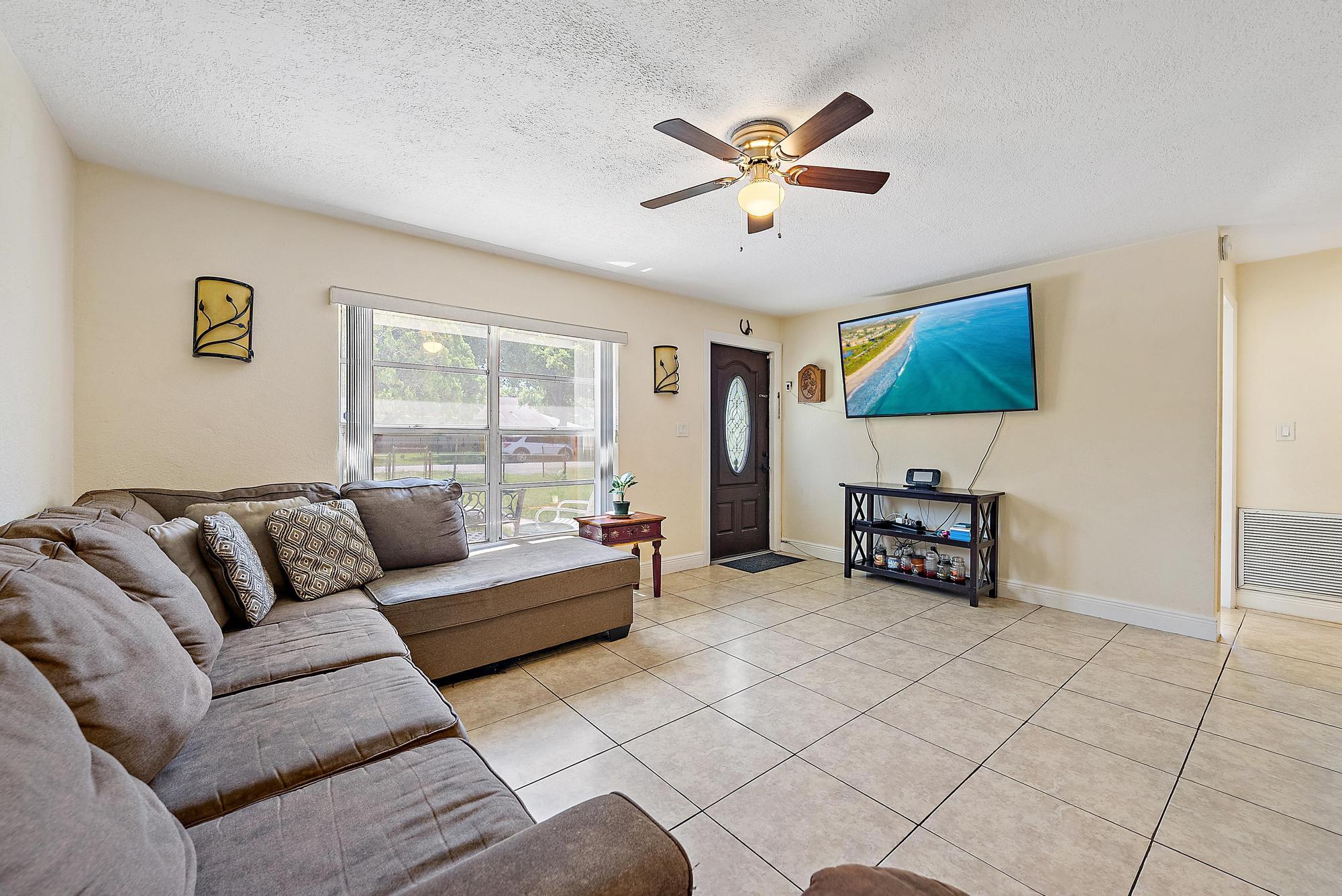 273 Florida Mango Rd-6