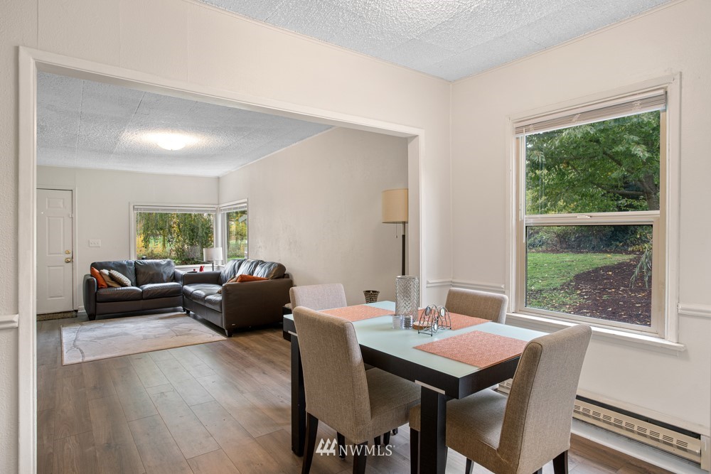 7838 South Langston Road Seattle, WA 98178 - Photo 20 of 27 a living room with furniture and a window