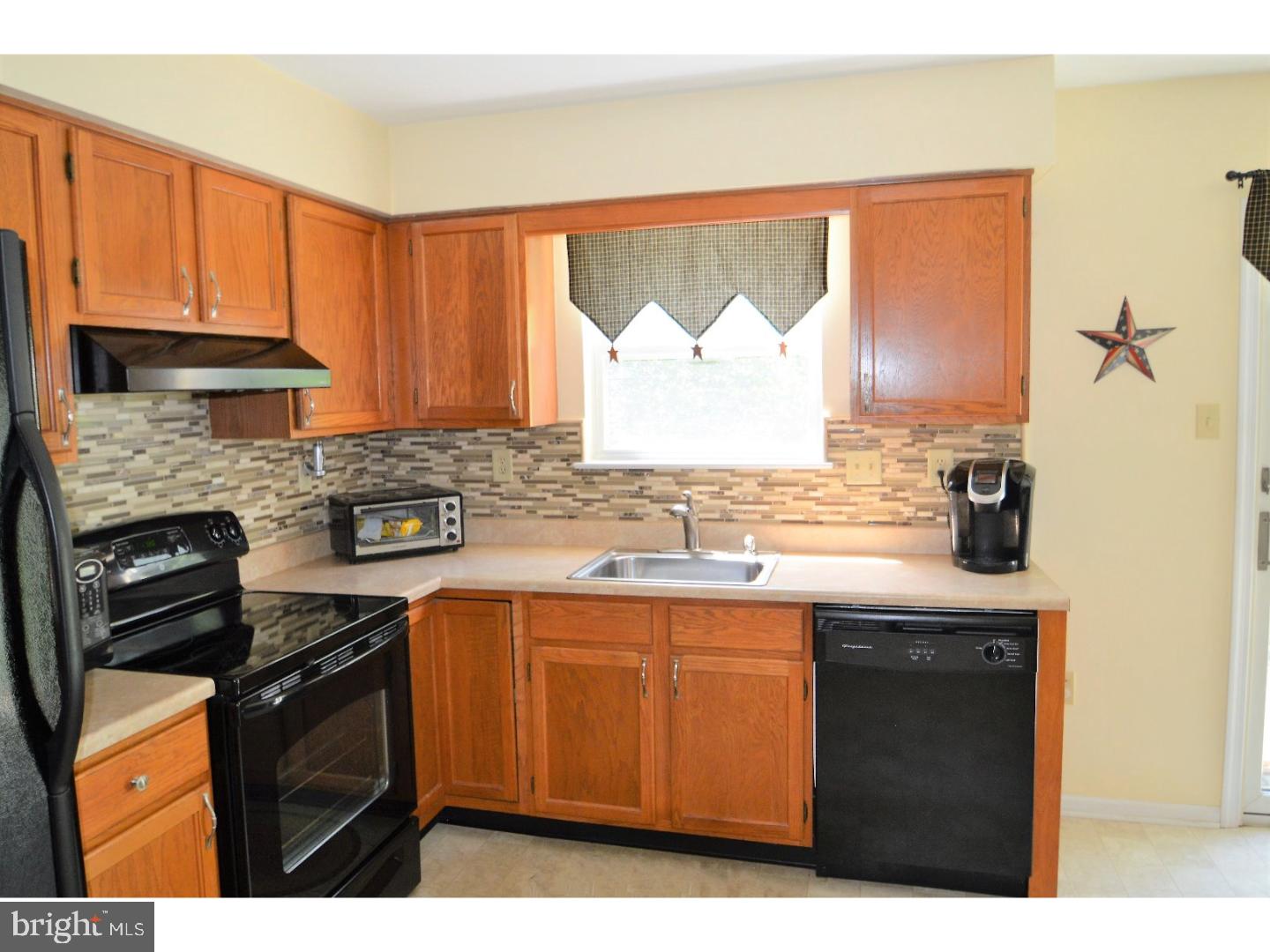 2047 Clover Mill Road Quakertown, PA 18951 - Photo 7 of 24 Kitchen