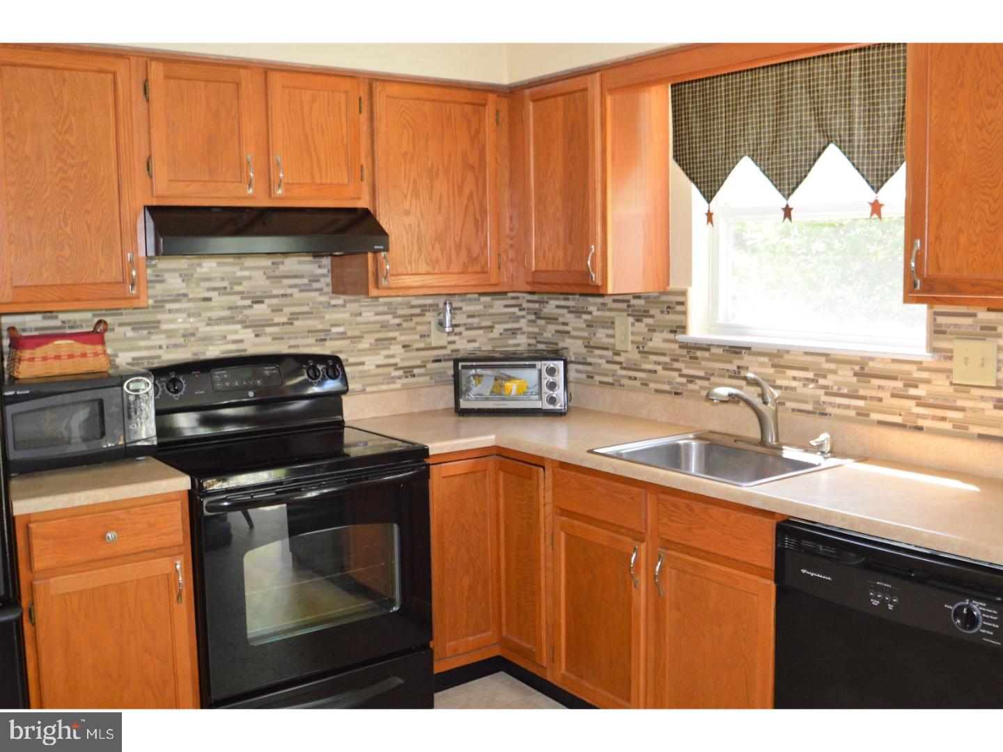 2047 Clover Mill Road Quakertown, PA 18951 - Photo 8 of 24 Kitchen