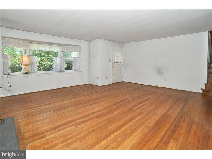 3125 Pennypack Road Hatboro, PA 19040 - Photo 7 of 23 Living Room