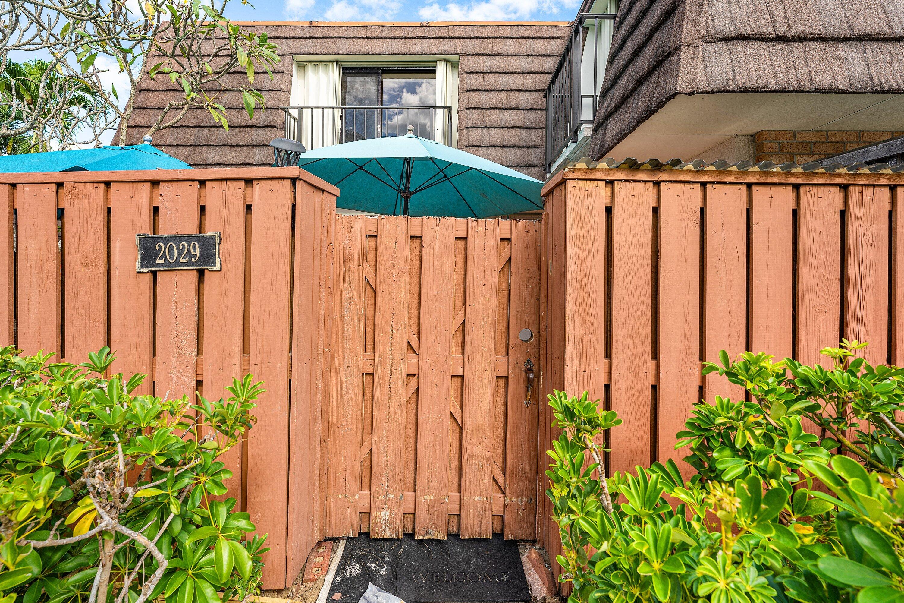 2029 20th Court, Unit 65D Jupiter, FL 33477 - Photo 2 of 36 002-202920thCourt-65D-Jupiter-FL-33477-S