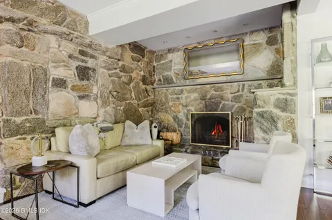 $4,995,000 | 17 Brookside Park, Greenwich, CT 06831