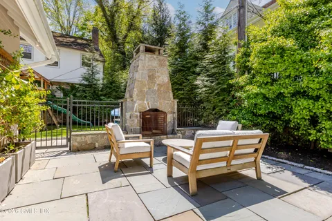 $4,995,000 | 17 Brookside Park, Greenwich, CT 06831