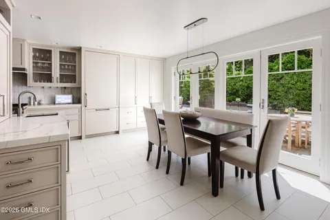 $4,995,000 | 17 Brookside Park, Greenwich, CT 06831