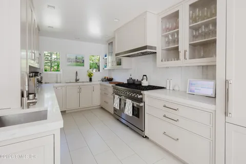$4,995,000 | 17 Brookside Park, Greenwich, CT 06831