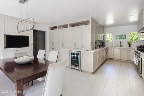 $4,995,000 | 17 Brookside Park, Greenwich, CT 06831