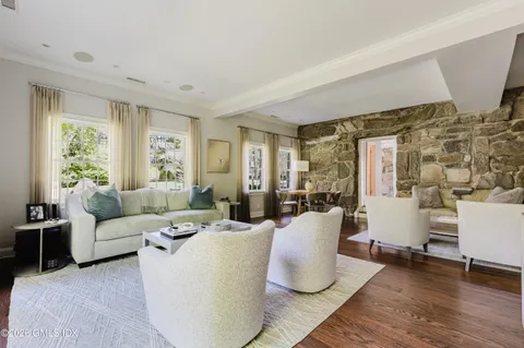 $4,995,000 | 17 Brookside Park, Greenwich, CT 06831