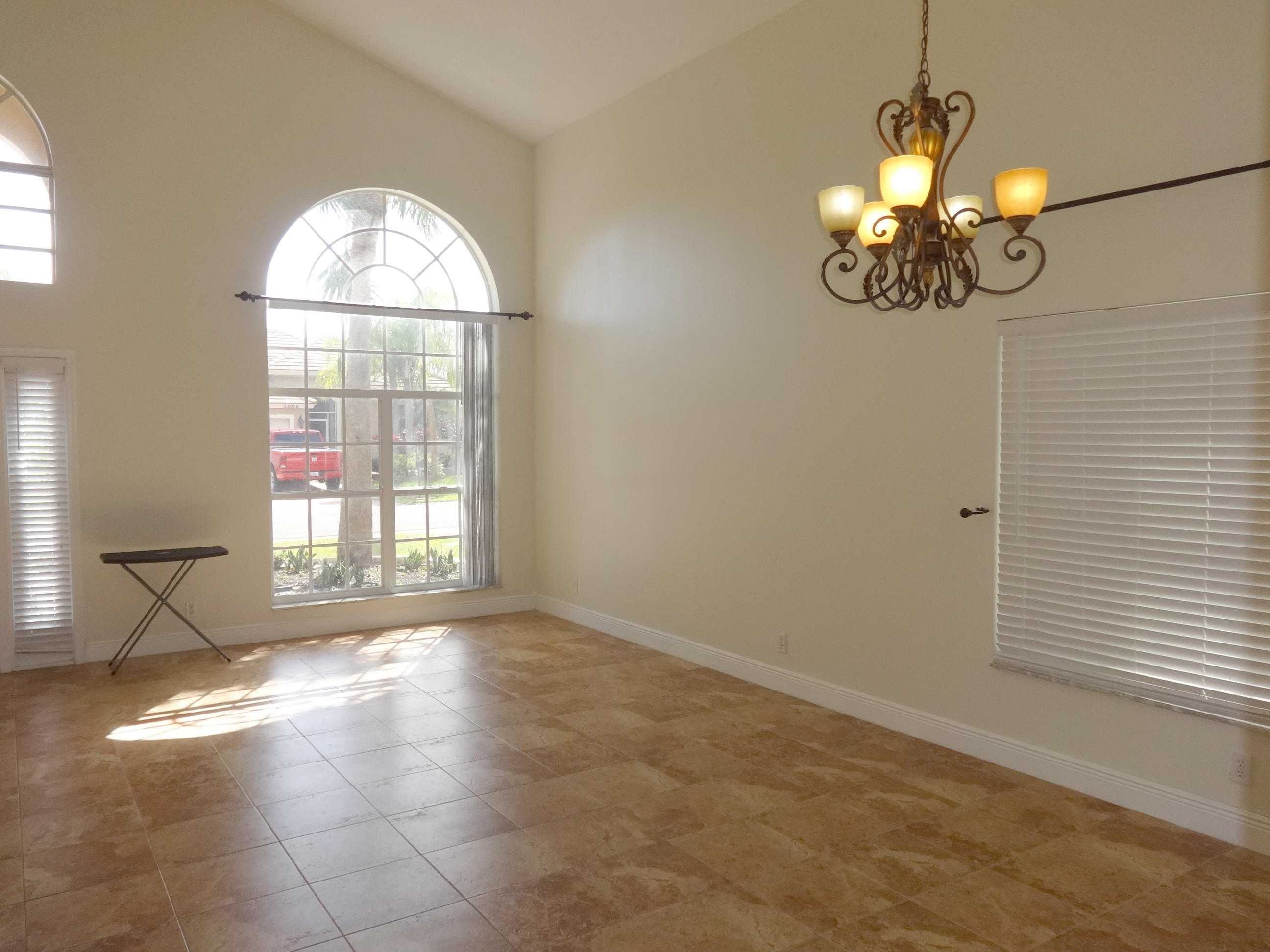 22047 Altona Drive Boca Raton, FL 33428 - Photo 12 of 23 lvingroom