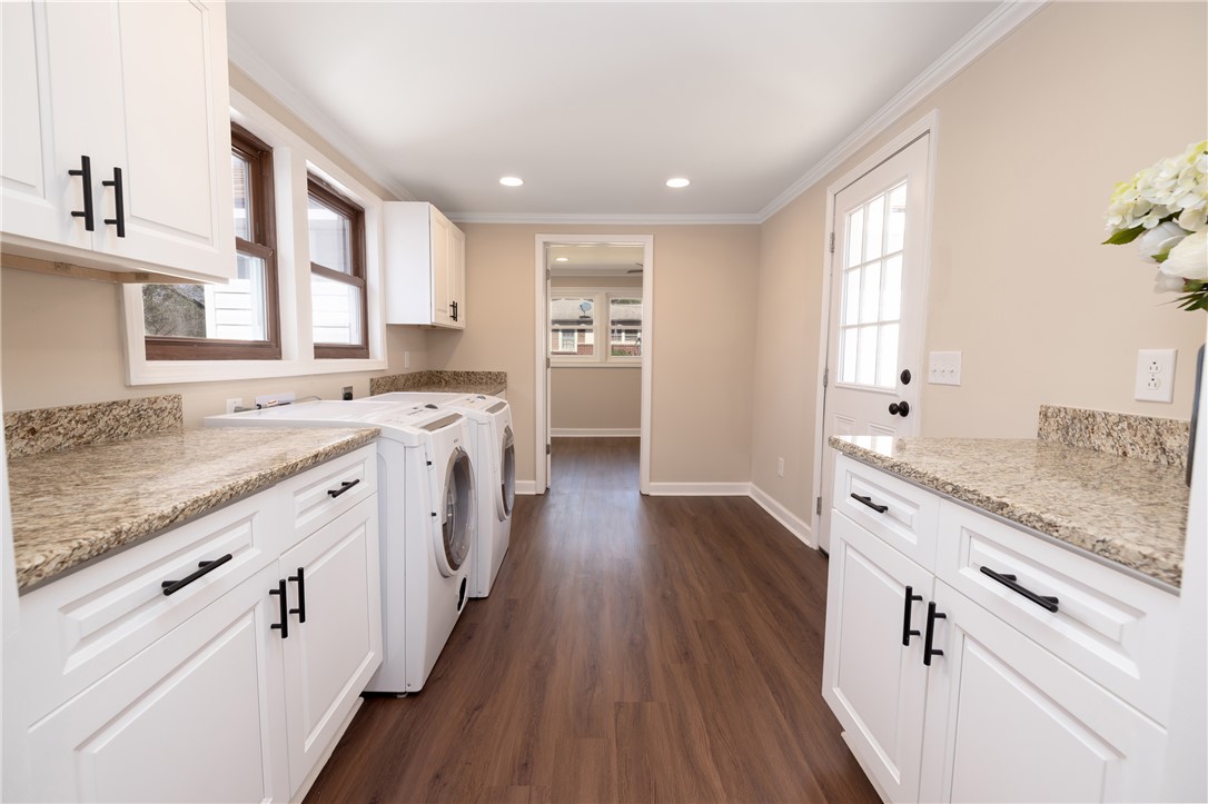204 Old Salem Road Seneca, SC 29672 - Photo 13 of 28 This functional space features efficient appliances and ample cabinetry, ideal for everyday tasks.