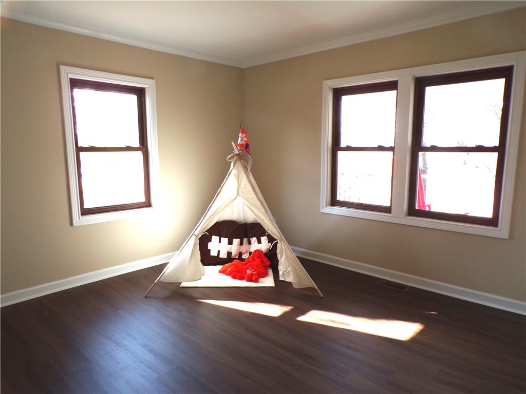 204 Old Salem Road Seneca, SC 29672 - Photo 20 of 28 This bright room features durable flooring and ample natural light.