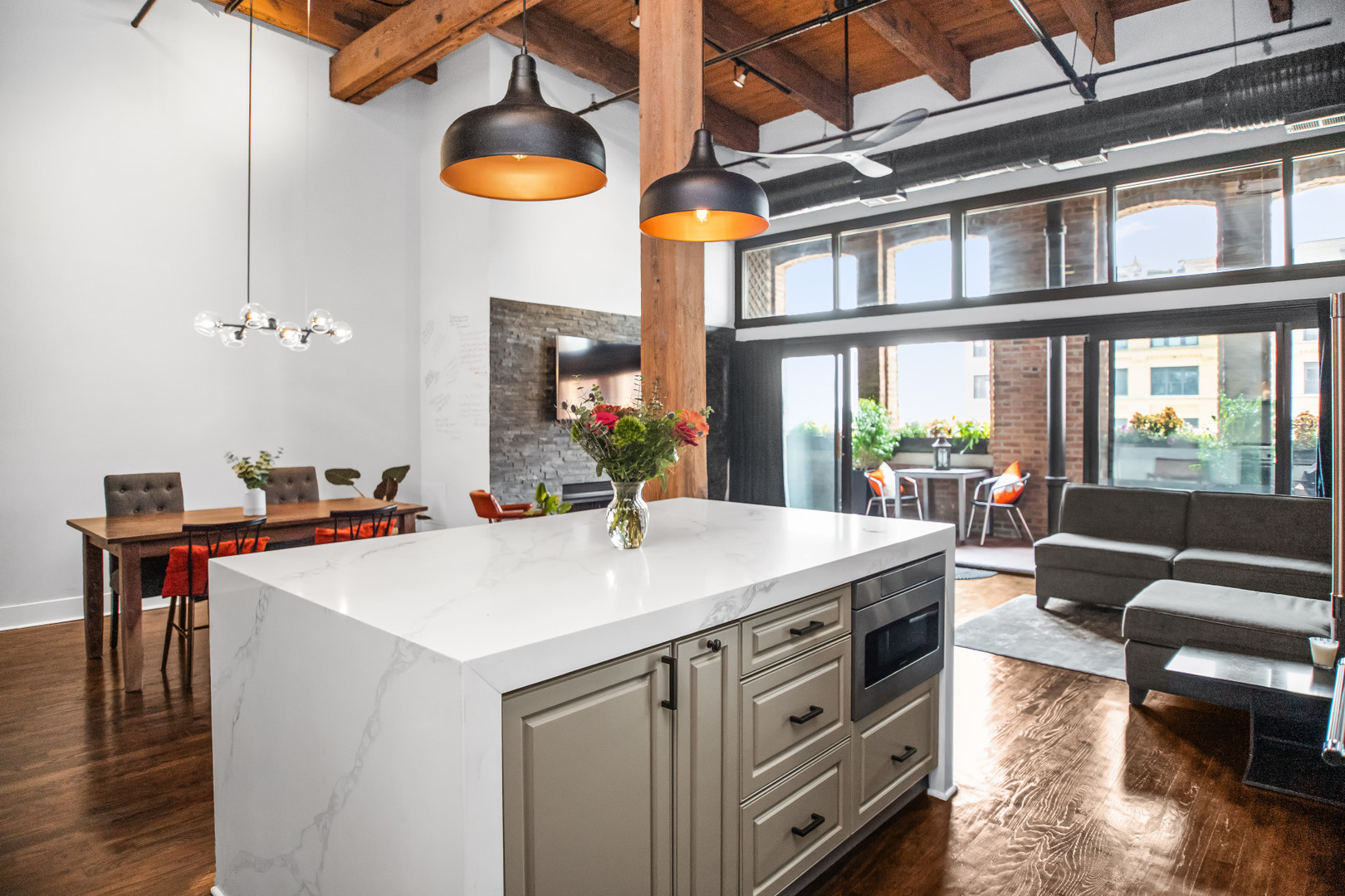 400 South Green Street, Unit 508 Chicago, IL 60607 - Photo 11 of 24 a view of kitchen and living room