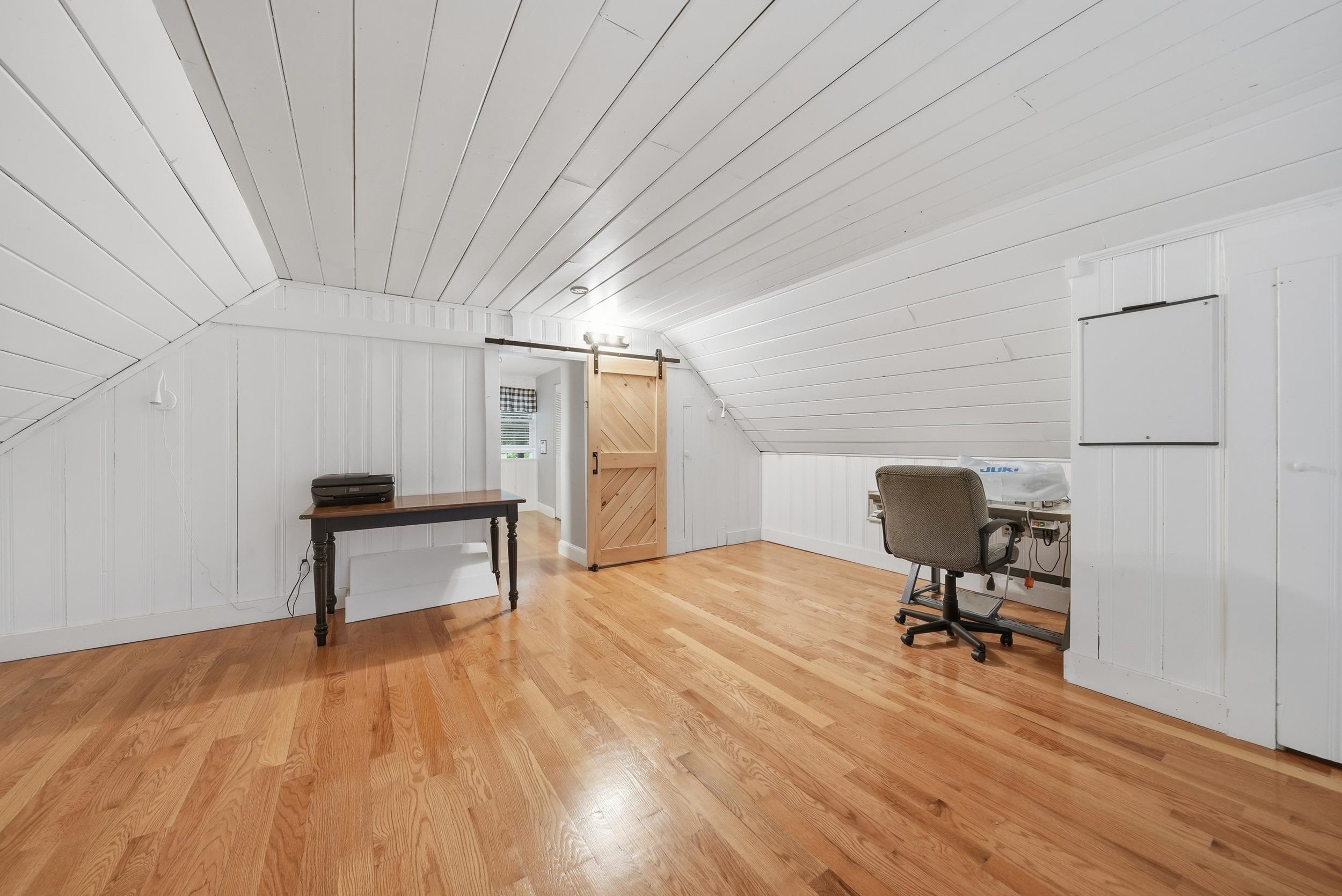 288 Island Pond Road Derry, NH 03038 - Photo 22 of 46