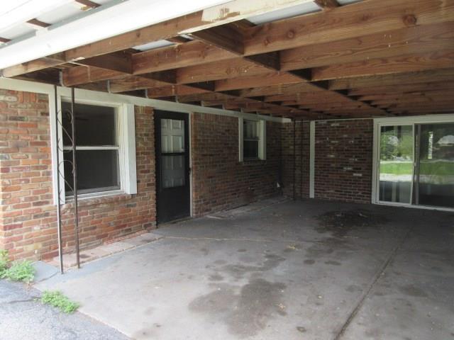 2015 Country Club Road Indianapolis, IN 46214 - Photo 4 of 16 Gallery Image 4