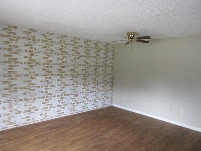 2015 Country Club Road Indianapolis, IN 46214 - Photo 7 of 16 Gallery Image 7