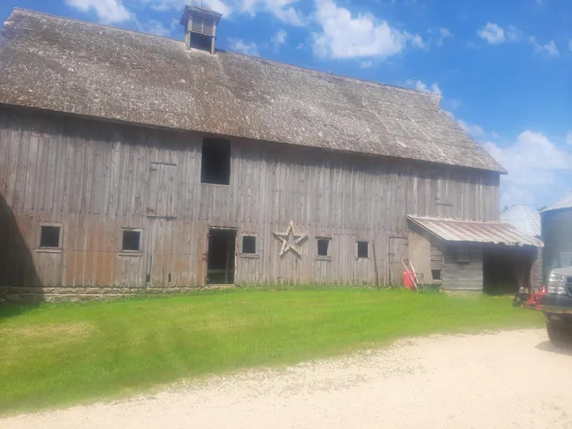 $255,000 | 74194 415th Street, St. James, MN 56081