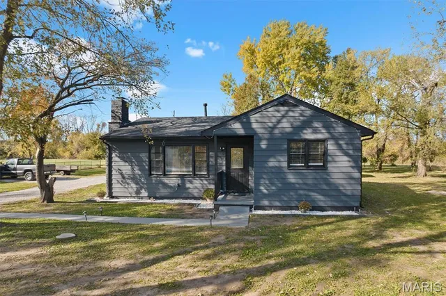 $220,000 | 4247 Highway 162, Granite City, IL 62040