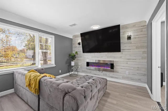 $220,000 | 4247 Highway 162, Granite City, IL 62040