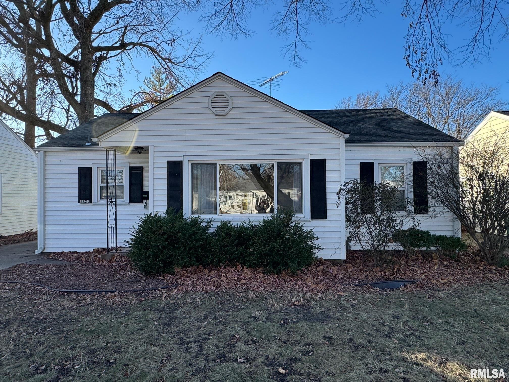 2321 South Spring Street Springfield, IL 62704 - Photo 1 of 21