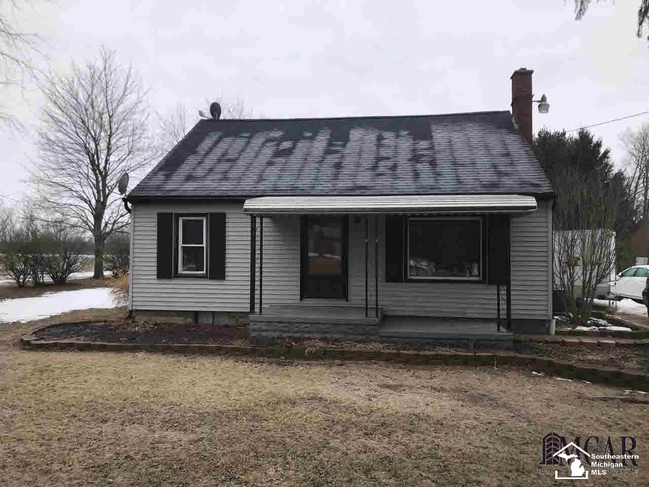 13014 Dixon Road Dundee, MI 48131 - Photo 2 of 20 21414932-1.JPG