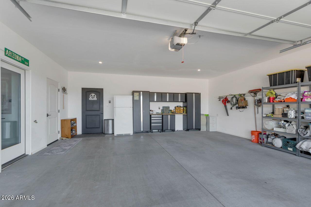 1605 North Page Springs Road Cornville, AZ 86325 - Photo 39 of 51 a view of car garage