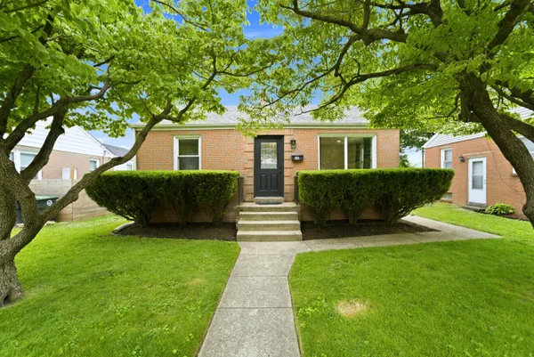 $259,900 | 340 North California Street, Hobart, IN 46342