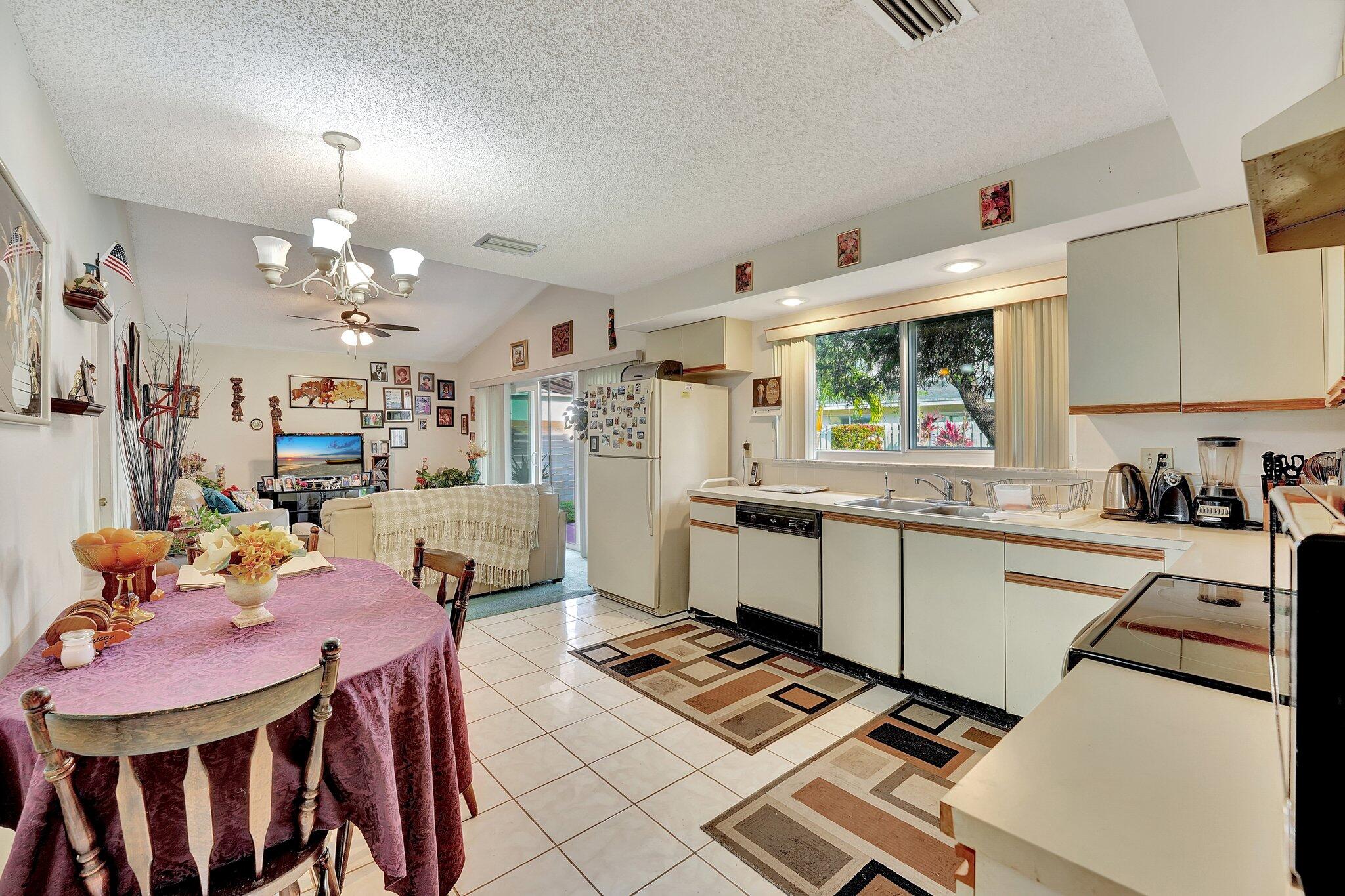 3111 Thames Way Miramar, FL 33025 - Photo 11 of 54 11-web-or-mls-DSC01114