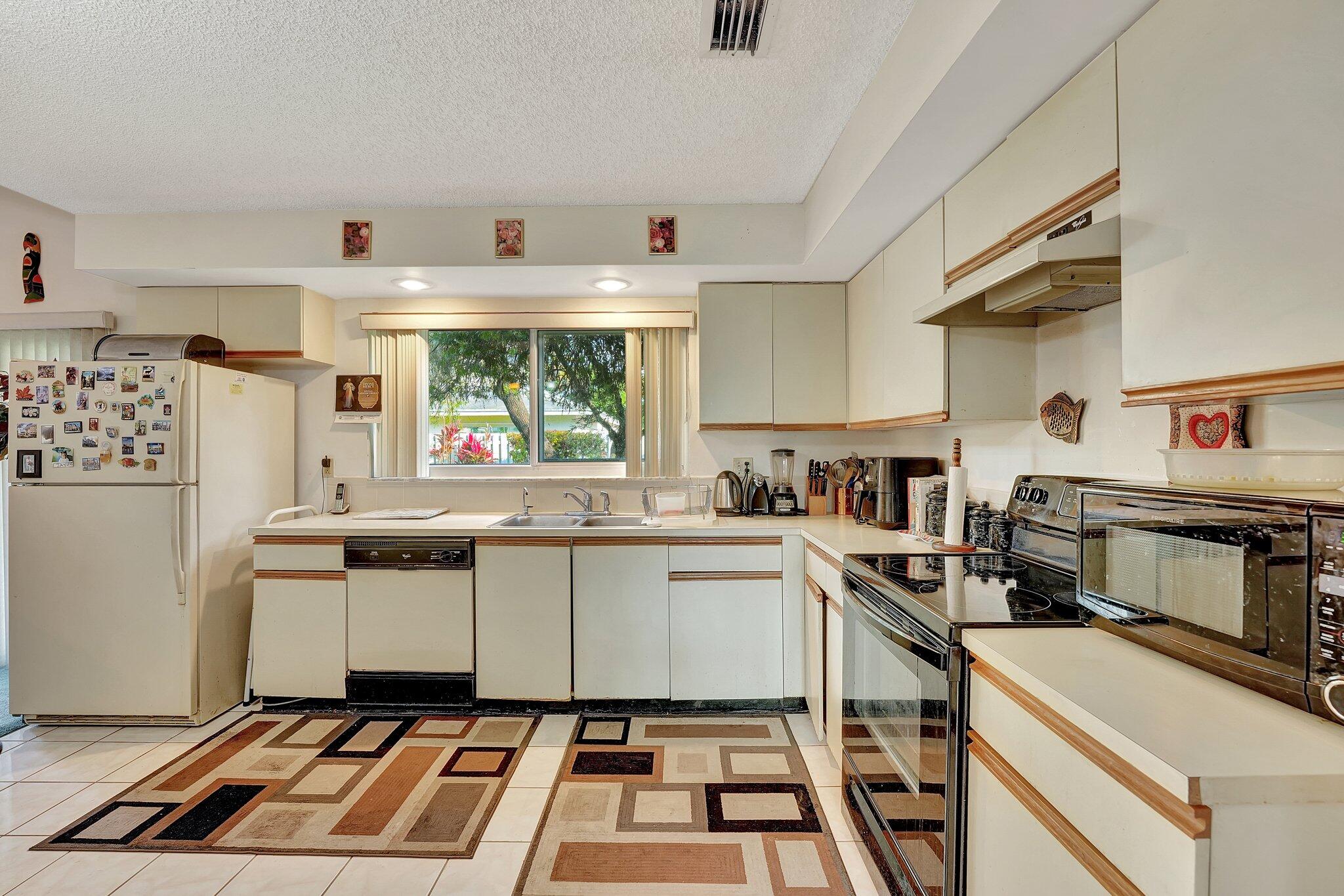 3111 Thames Way Miramar, FL 33025 - Photo 14 of 54 14-web-or-mls-DSC01129