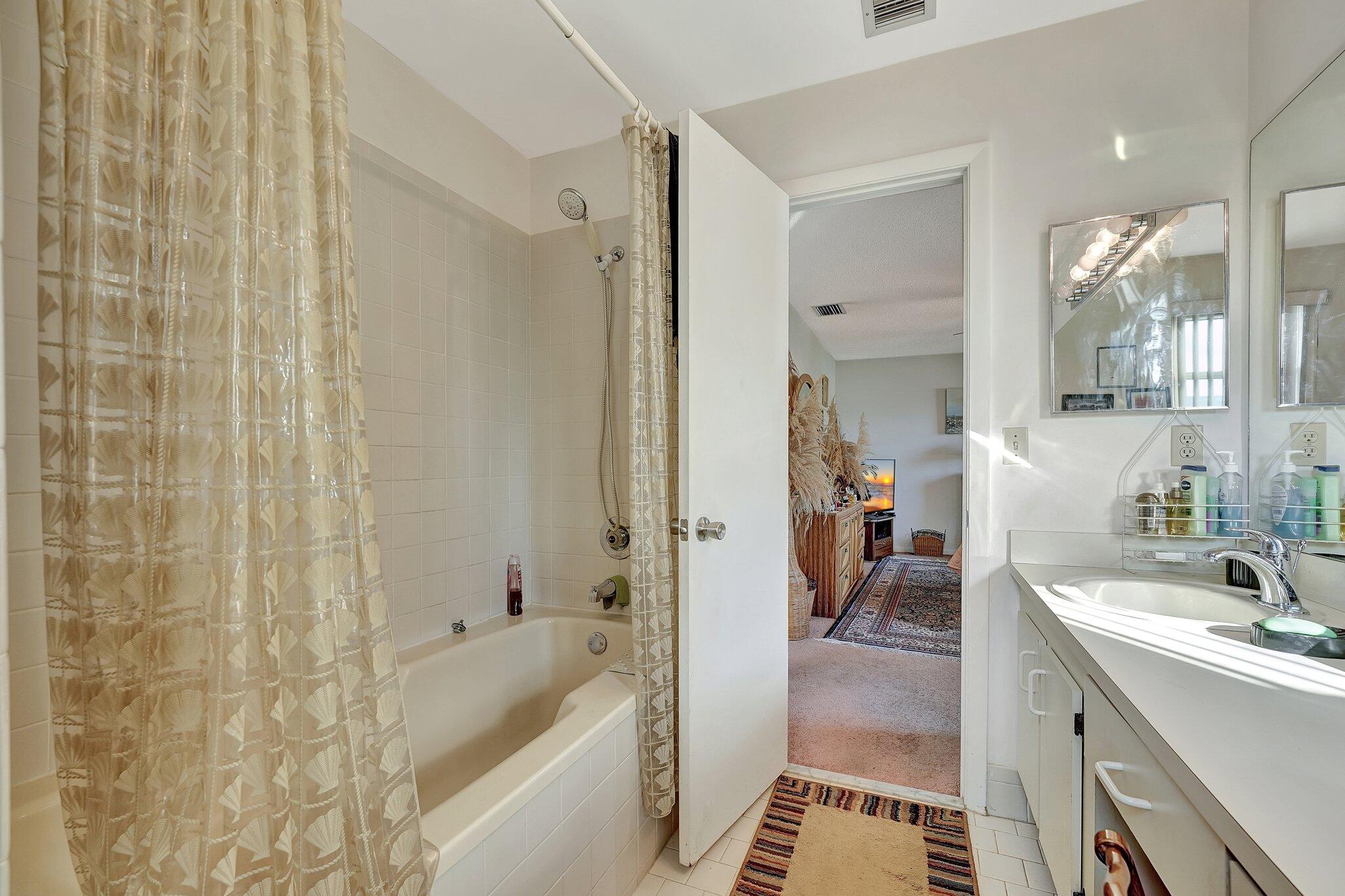 3111 Thames Way Miramar, FL 33025 - Photo 29 of 54 29-web-or-mls-DSC01244