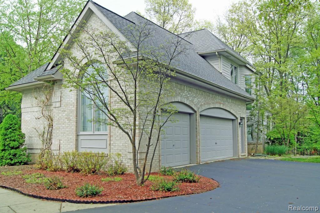 1794 Fox Run Rochester Hills, MI 48306 - Photo 4 of 36
