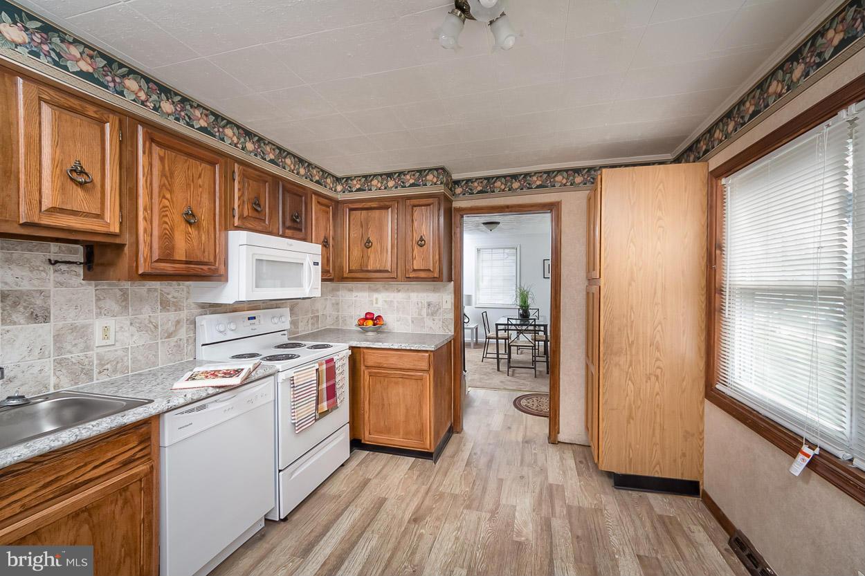 1714 Burnham Road Dundalk, MD 21222 - Photo 11 of 30 Updated Kitchen