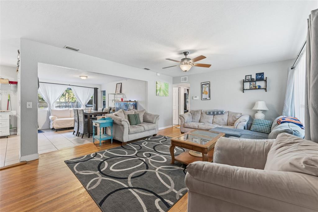 1485 Overlea Street Clearwater, FL 33755 - Photo 2 of 29